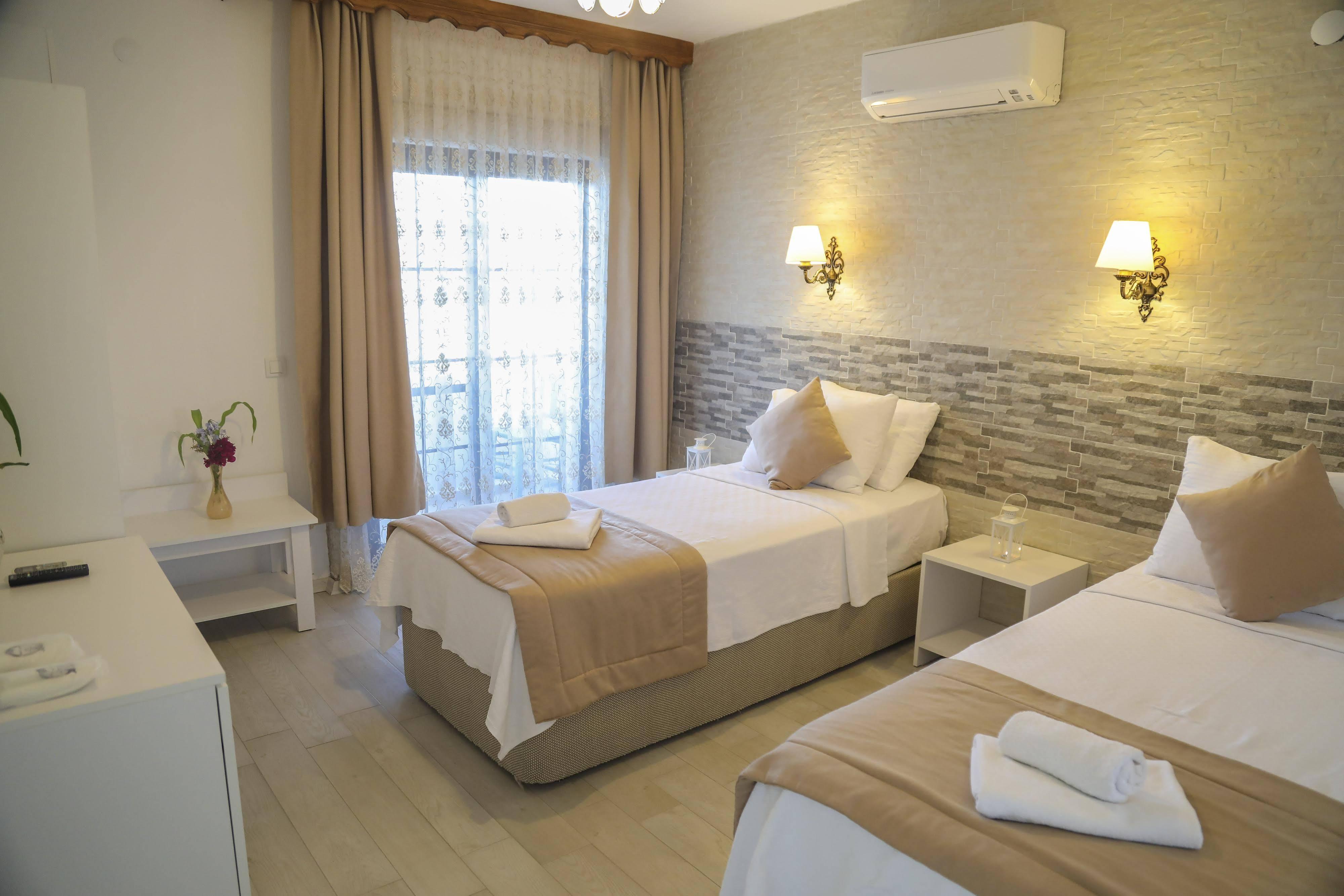 Aksu Hotel Alacati Exterior foto